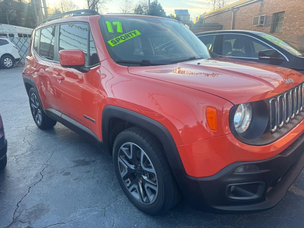 2017 Jeep Renegade Latitude's photo