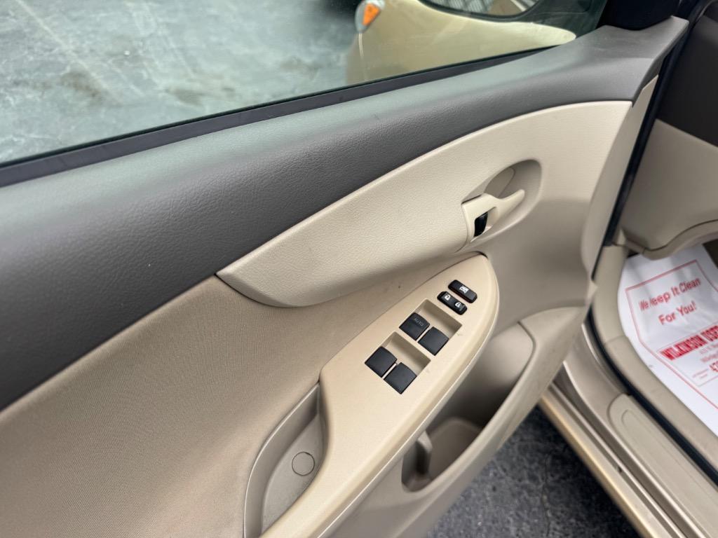 2009 Toyota Corolla LE - Photo 7