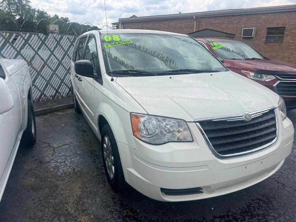 2008 Chrysler Town & Country LX's photo